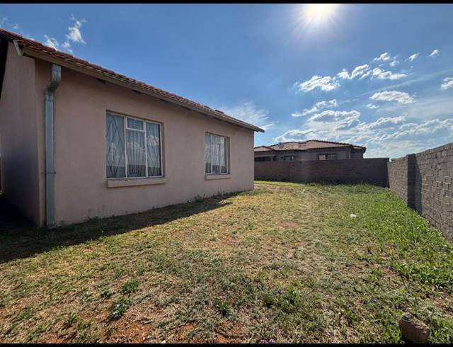 2 BEDROOM HOUSE FOR SALE IN VANDERBIJLPARK CE 4